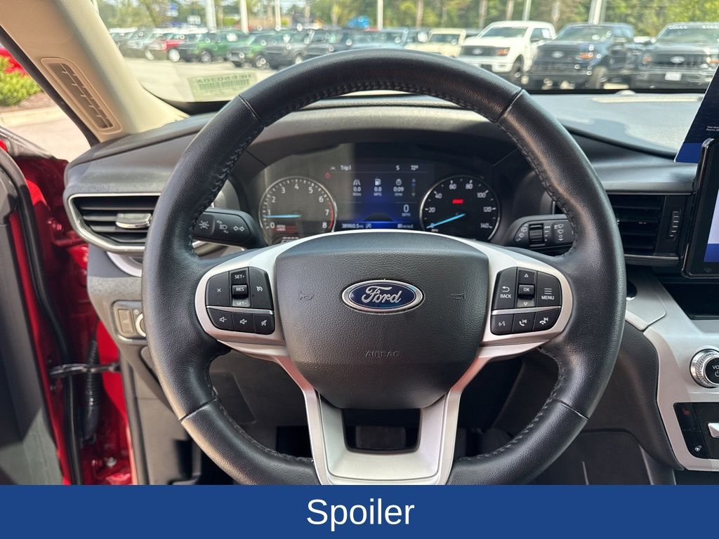 2023 Ford Explorer XLT photo 17