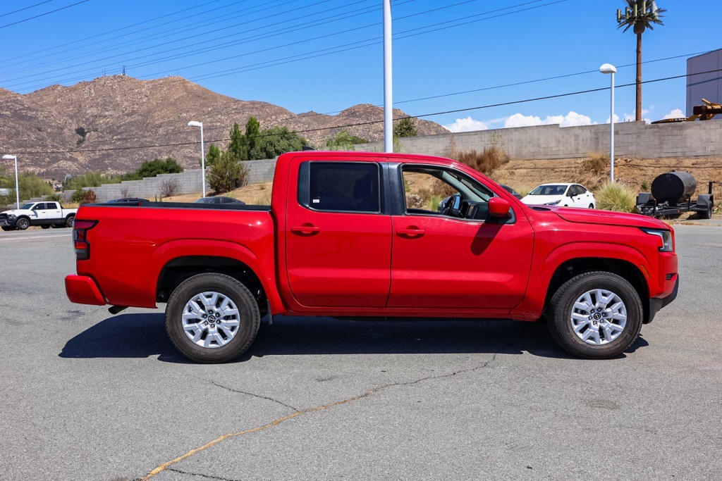 2022 Nissan Frontier SV photo 2