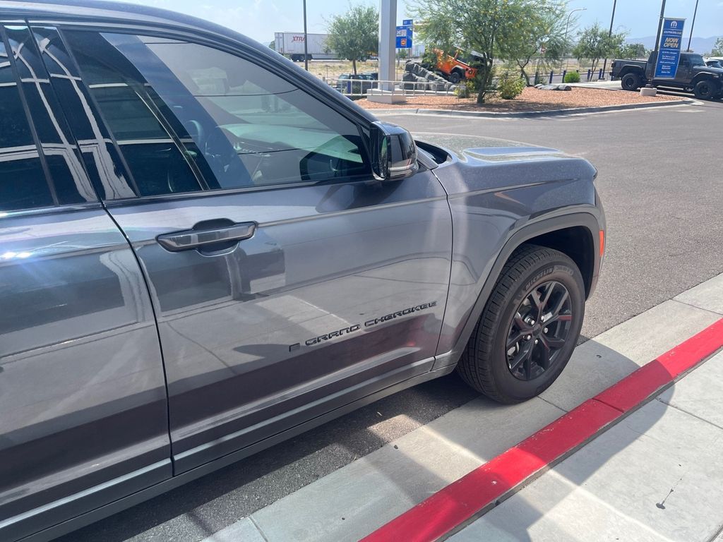 2025 Jeep Grand Cherokee Altitude X photo 15
