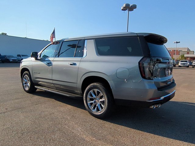 2026 Chevrolet Suburban Premier photo 4