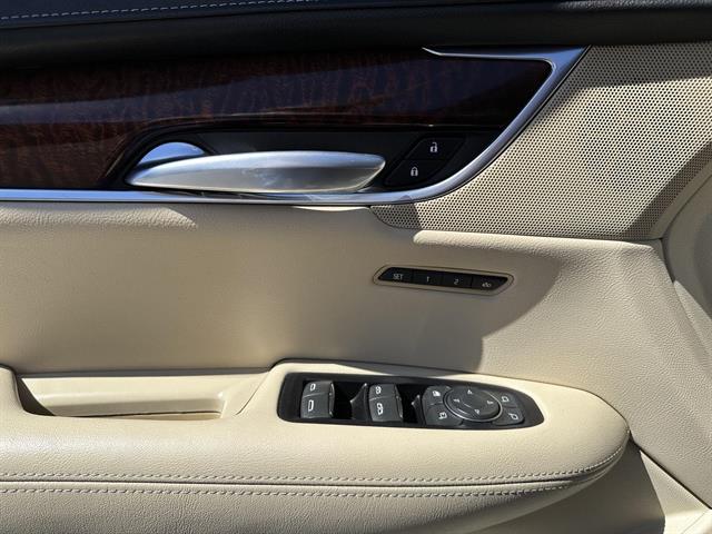 2018 Cadillac XT5 Luxury photo 8