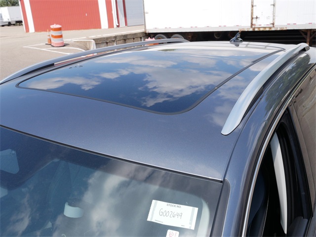 2025 Volkswagen Tiguan SE photo 2