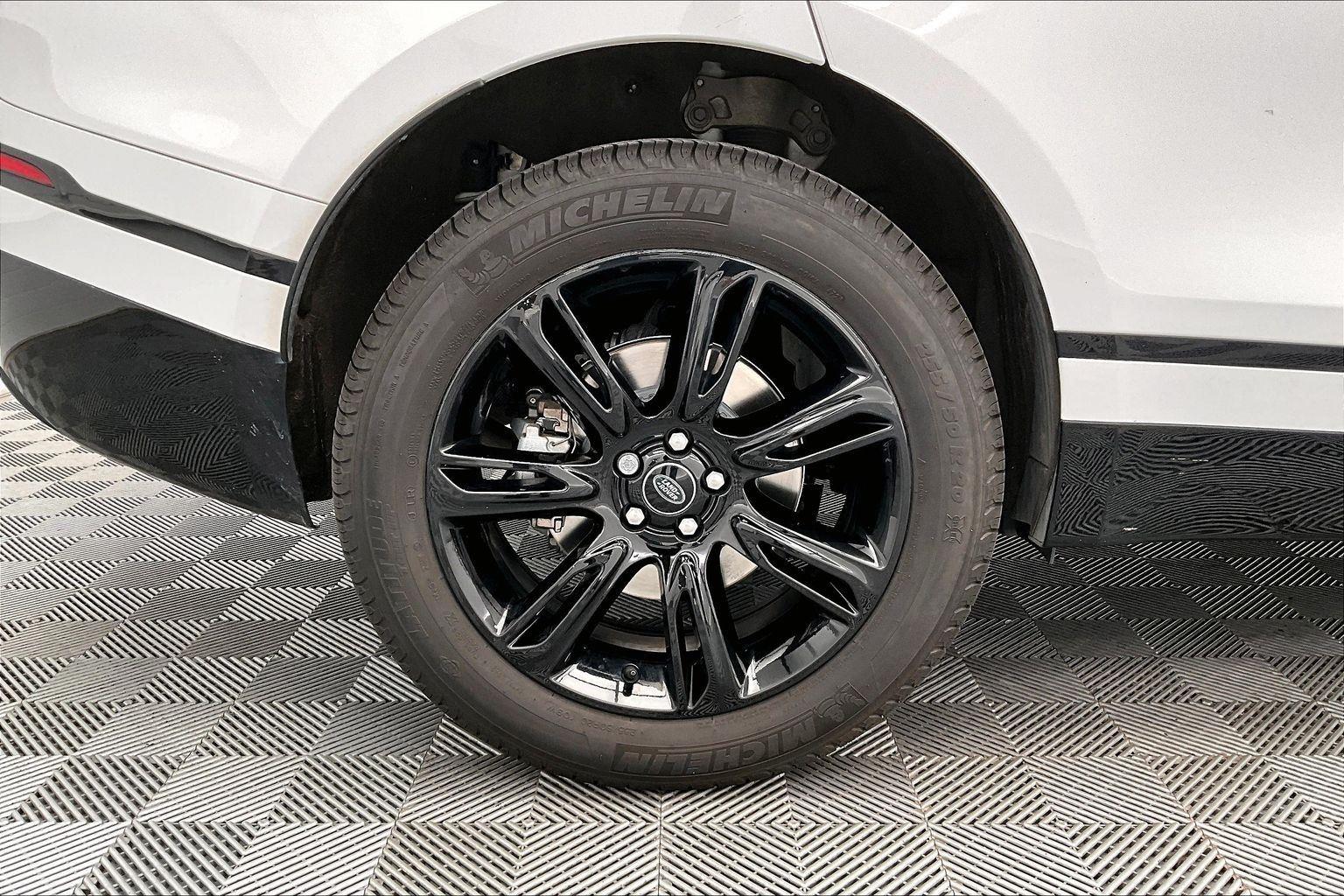 2023 Land Rover Range Rover Velar R-Dynamic S photo 4