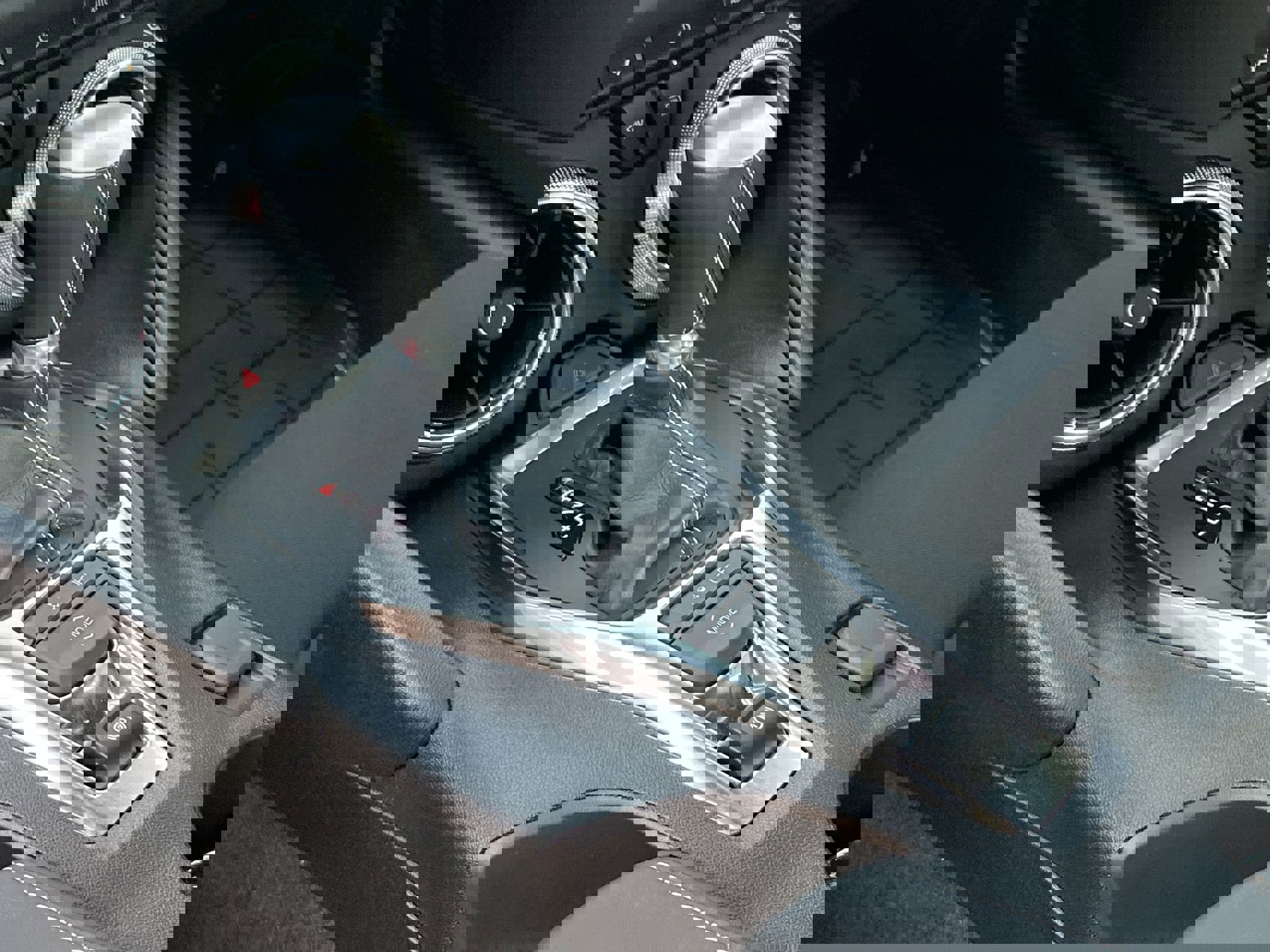 2021 Chevrolet Camaro 1LS photo 19