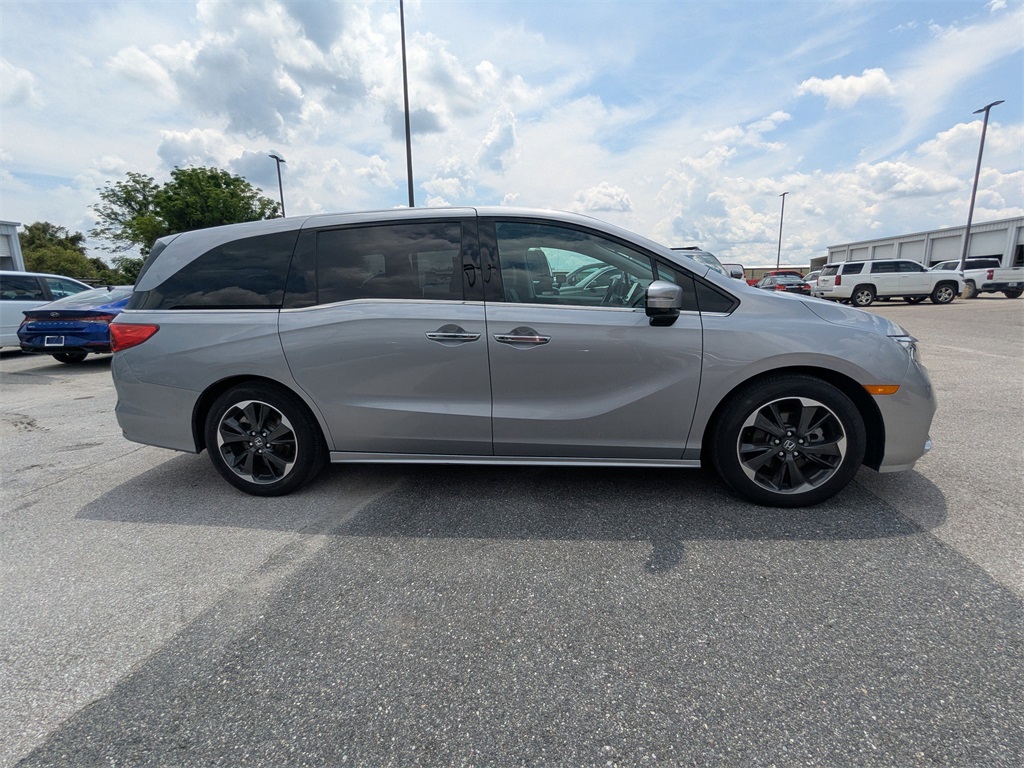 2023 Honda Odyssey Elite photo 2