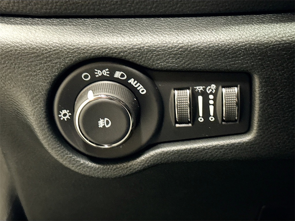 2025 Chrysler Pacifica photo 33