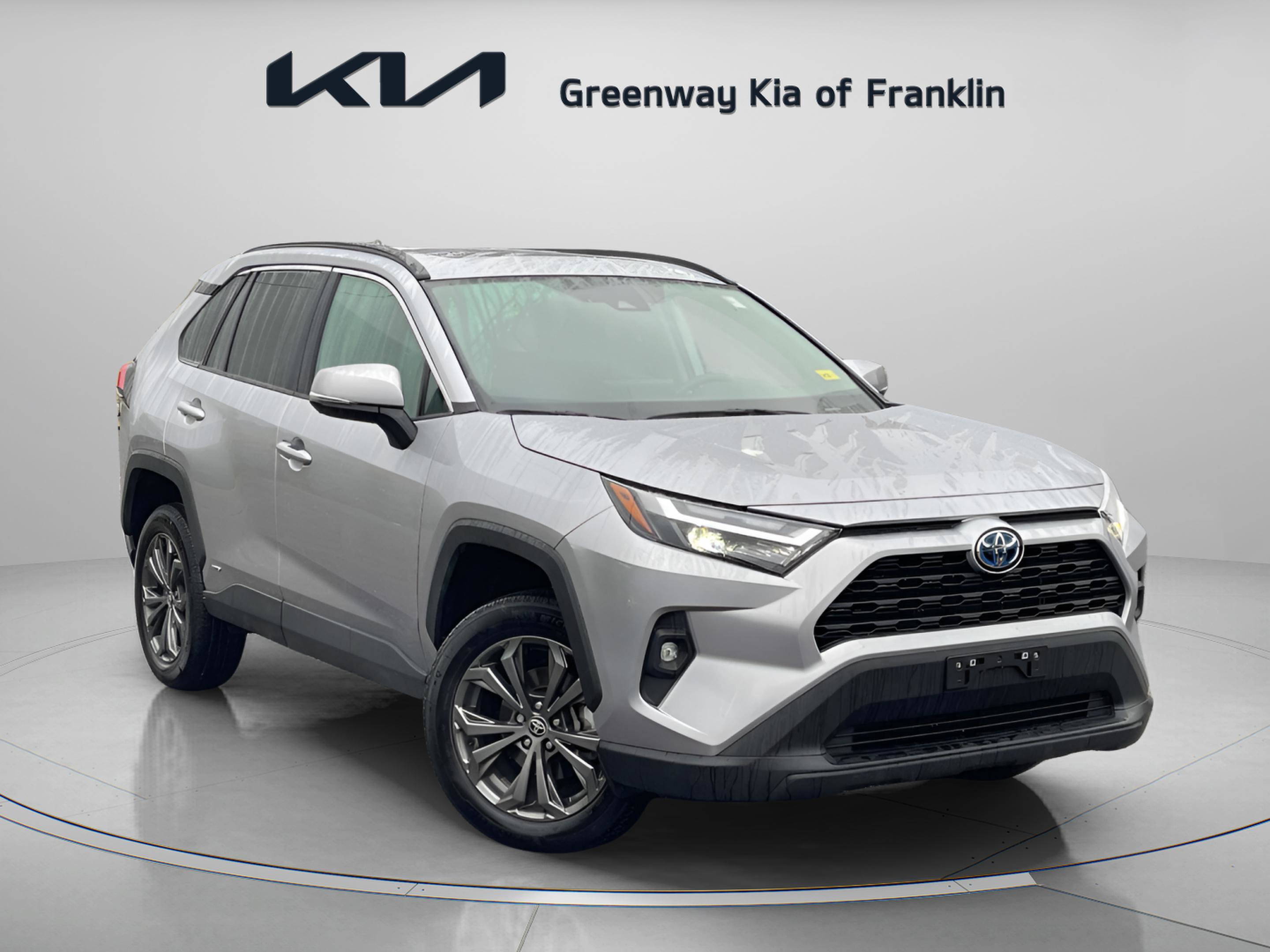 2022 Toyota RAV4 XLE Premium's photo