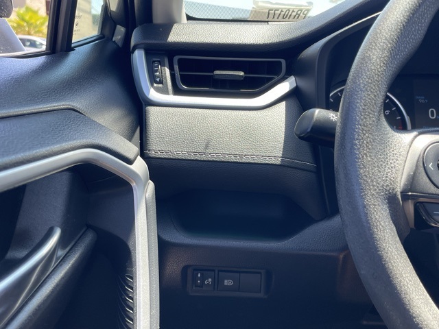 2022 Toyota RAV4 XLE photo 29