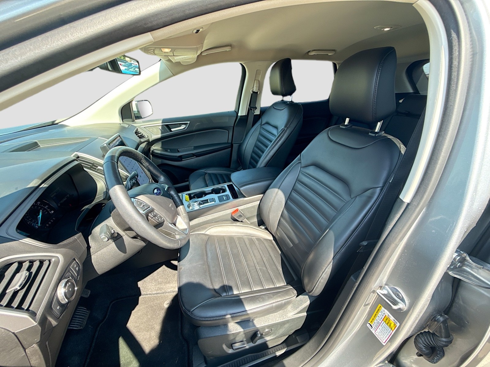 2022 Ford Edge SEL photo 20