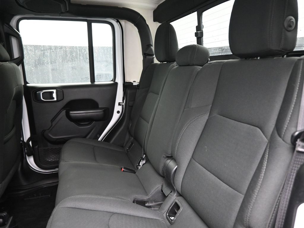 2021 Jeep Gladiator Willys photo 25