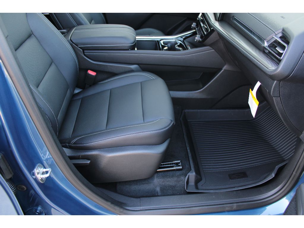 2026 Chevrolet Traverse photo 8