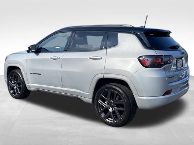 2025 Jeep Compass Limited photo 4