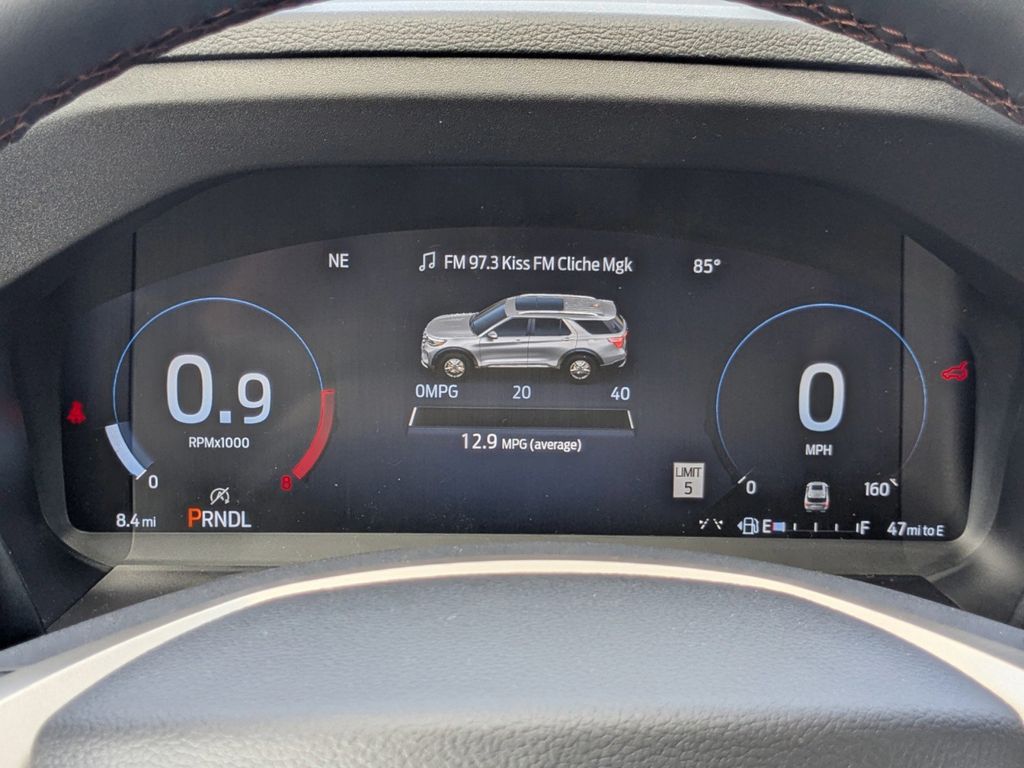 2025 Ford Explorer photo 30