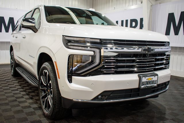 2025 Chevrolet Suburban Premier photo 4