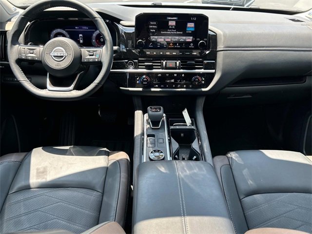 2024 Nissan Pathfinder Platinum photo 10