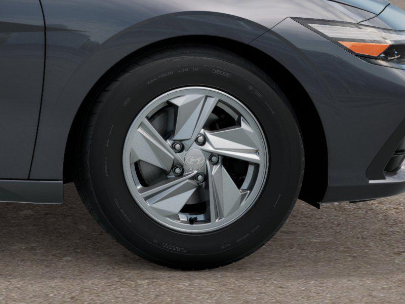 2025 Hyundai Elantra SE photo 7