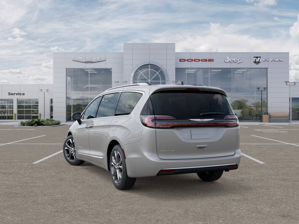 2026 Chrysler Pacifica Pinnacle photo 3