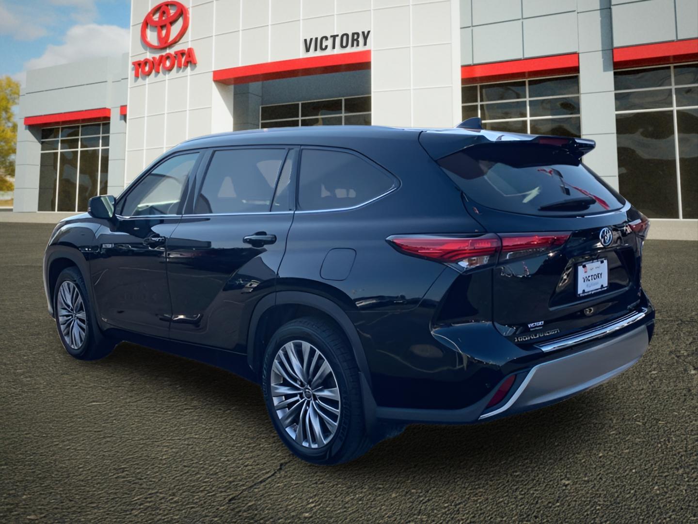 2021 Toyota Highlander Hybrid Platinum photo 3