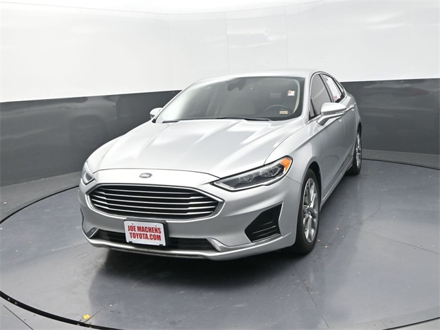 2019 Ford Fusion SEL photo 2