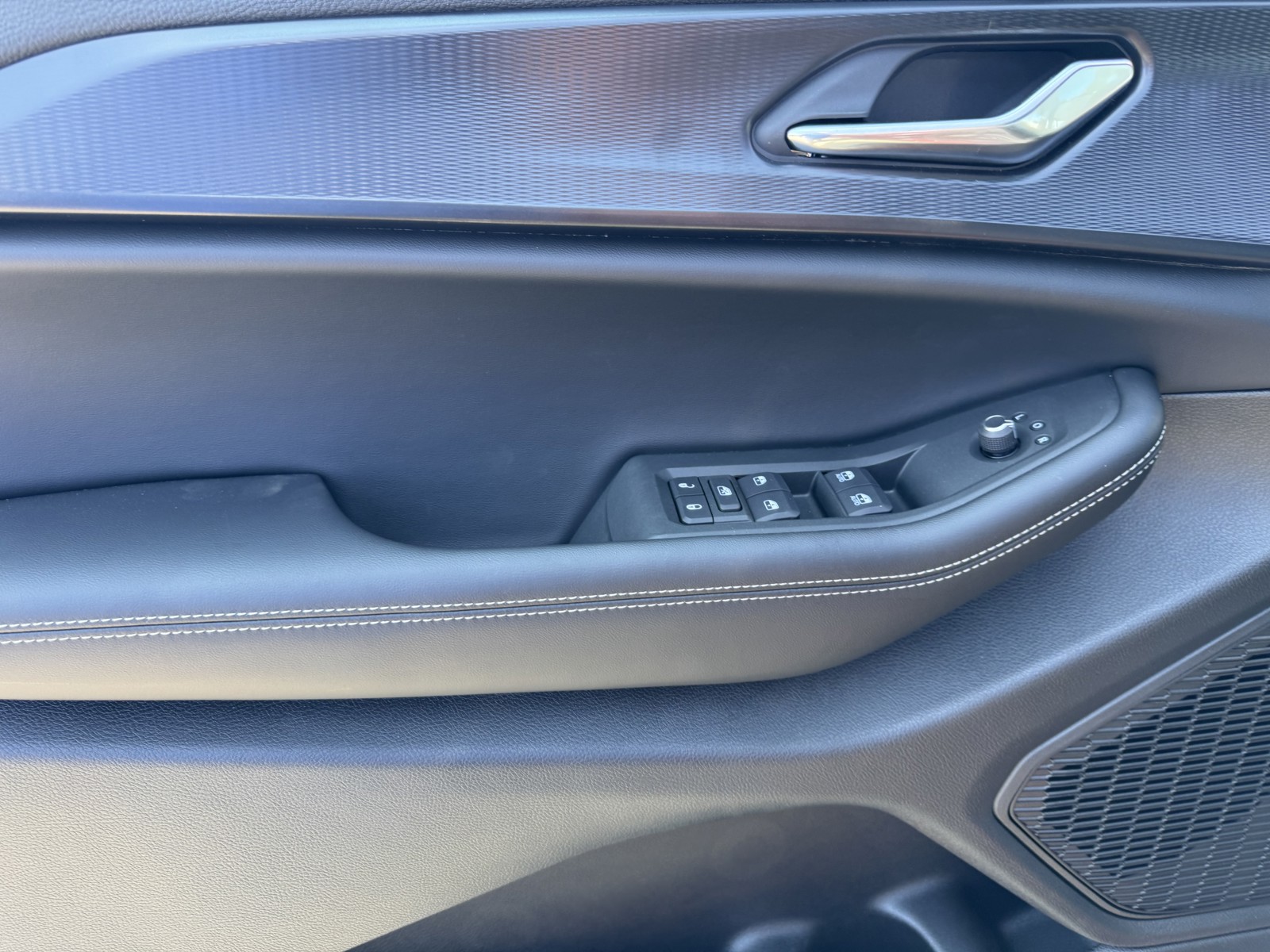 2025 Jeep Grand Cherokee Laredo photo 13