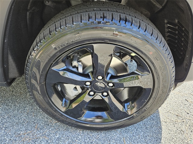 2025 Jeep Grand Cherokee Limited photo 15