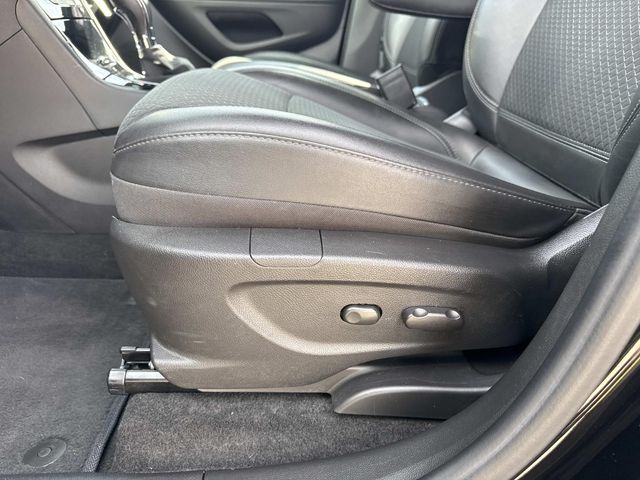 2022 Buick Encore Preferred photo 16