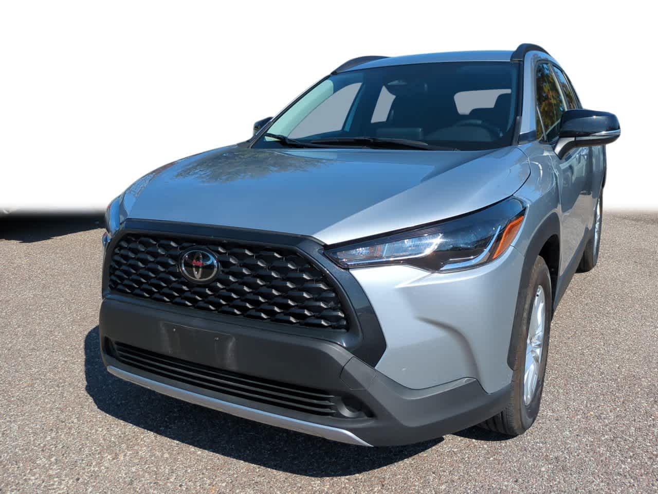 2025 Toyota Corolla Cross LE's photo