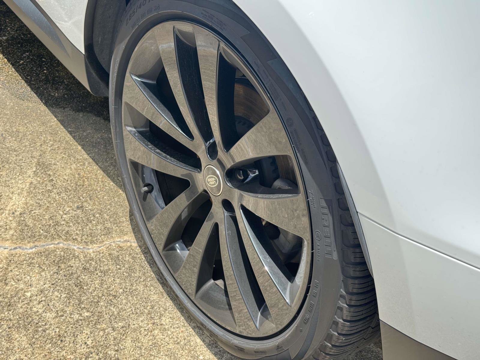 2024 Land Rover Range Rover Sport SE photo 3