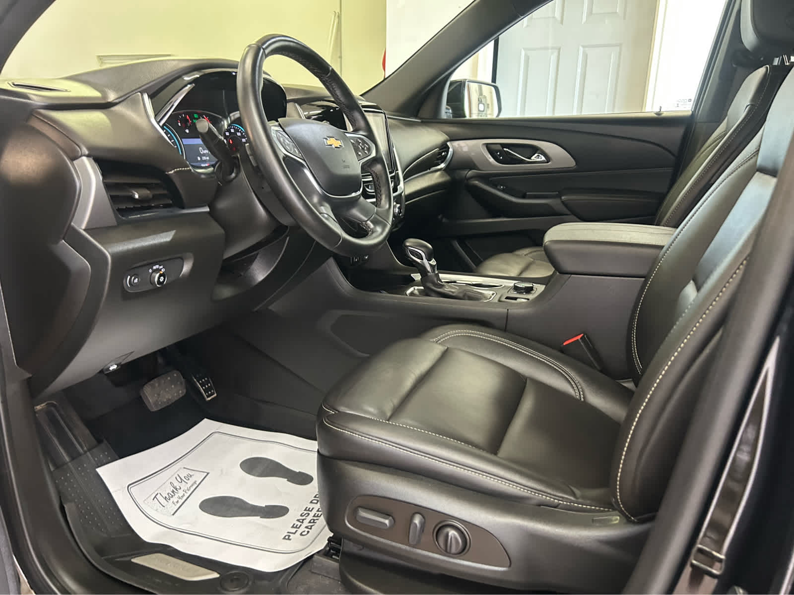 2023 Chevrolet Traverse Leather photo 9