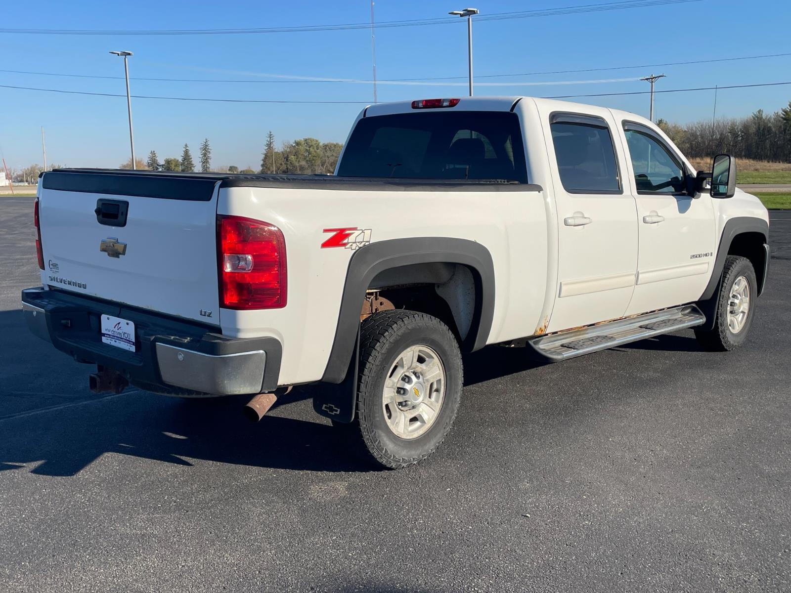 2009 Chevrolet Silverado 2500HD LTZ photo 3