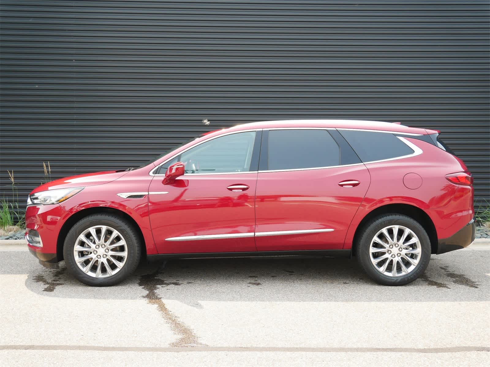Used 2018 Buick Enclave Essence with VIN 5GAEVAKW0JJ143381 for sale in Saint Paul, Minnesota
