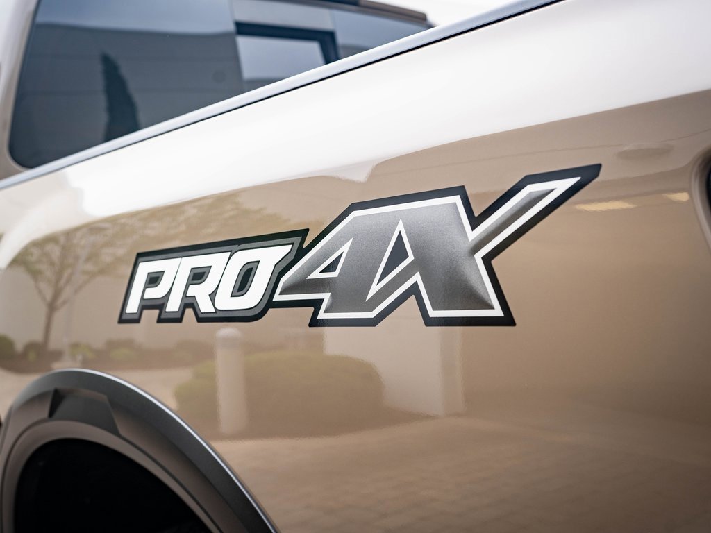 2021 Nissan Titan PRO-4X photo 8