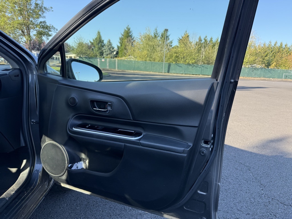 2015 Toyota Prius C Two photo 22