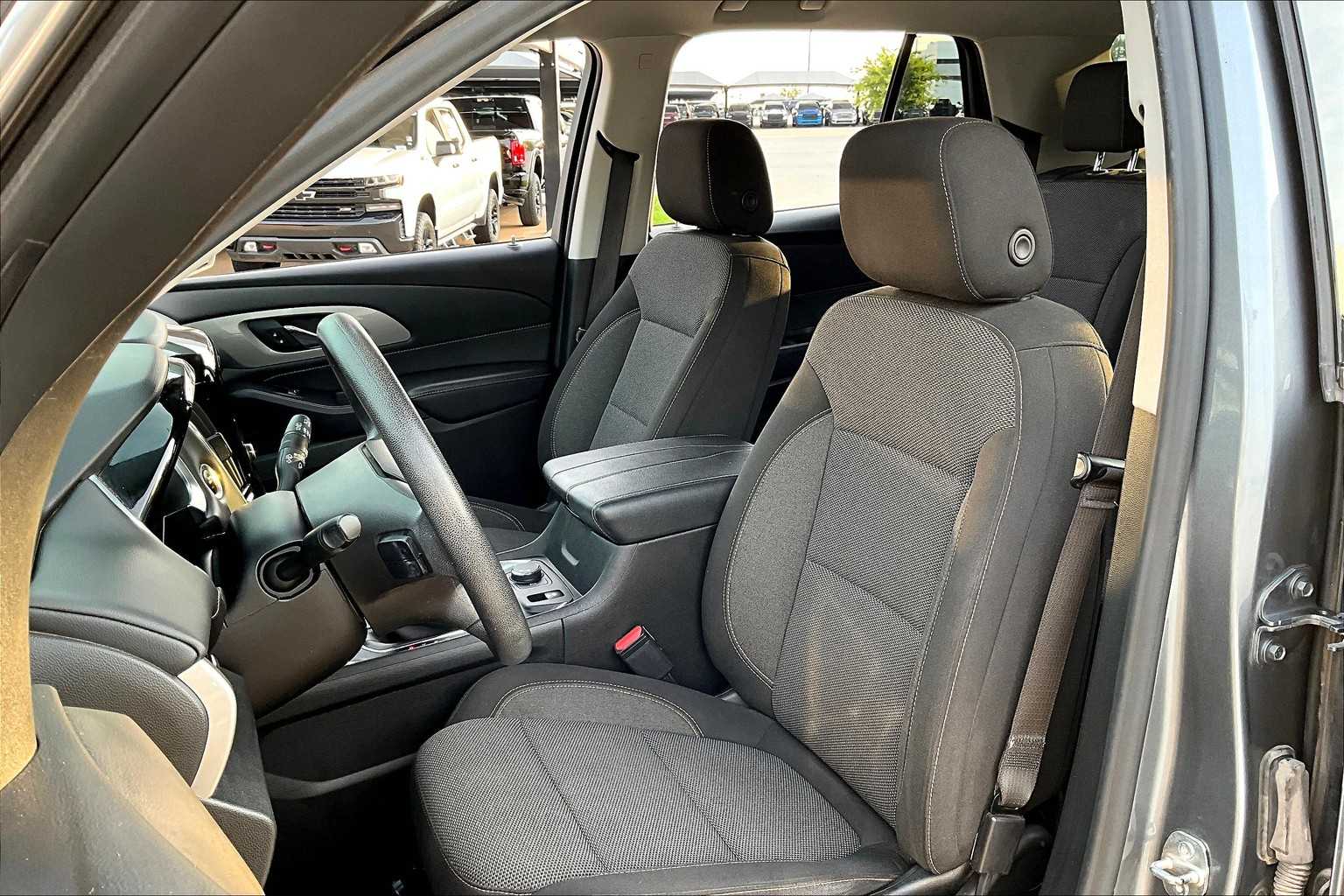 2021 Chevrolet Traverse LS photo 8