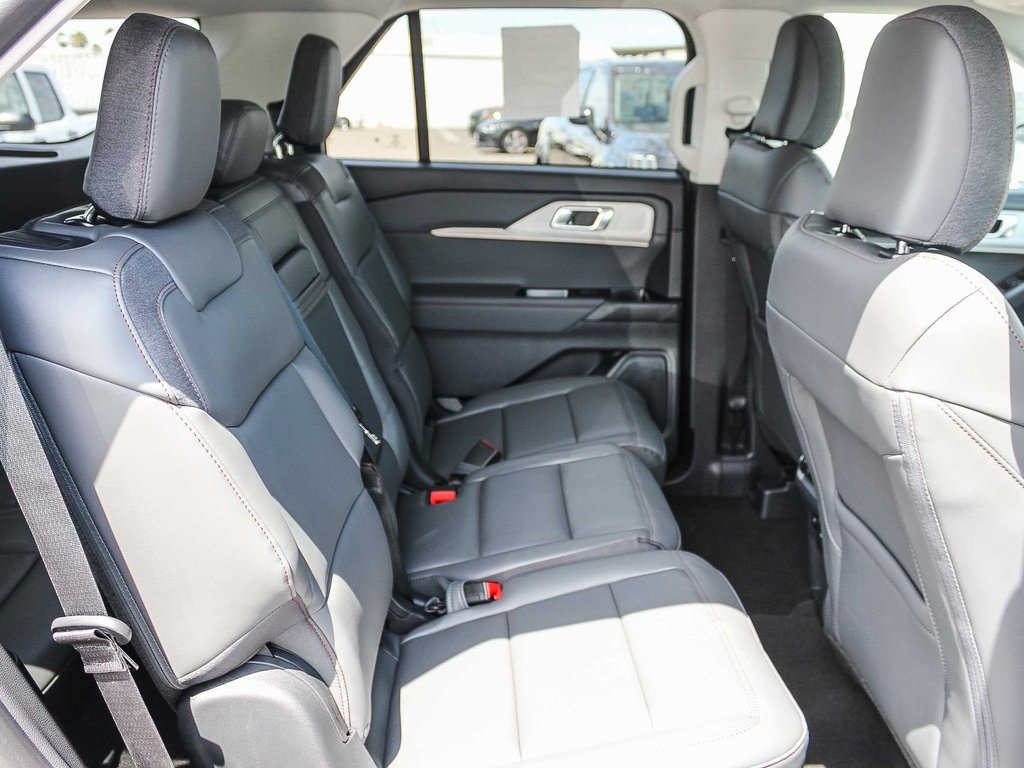 2025 Ford Explorer photo 17