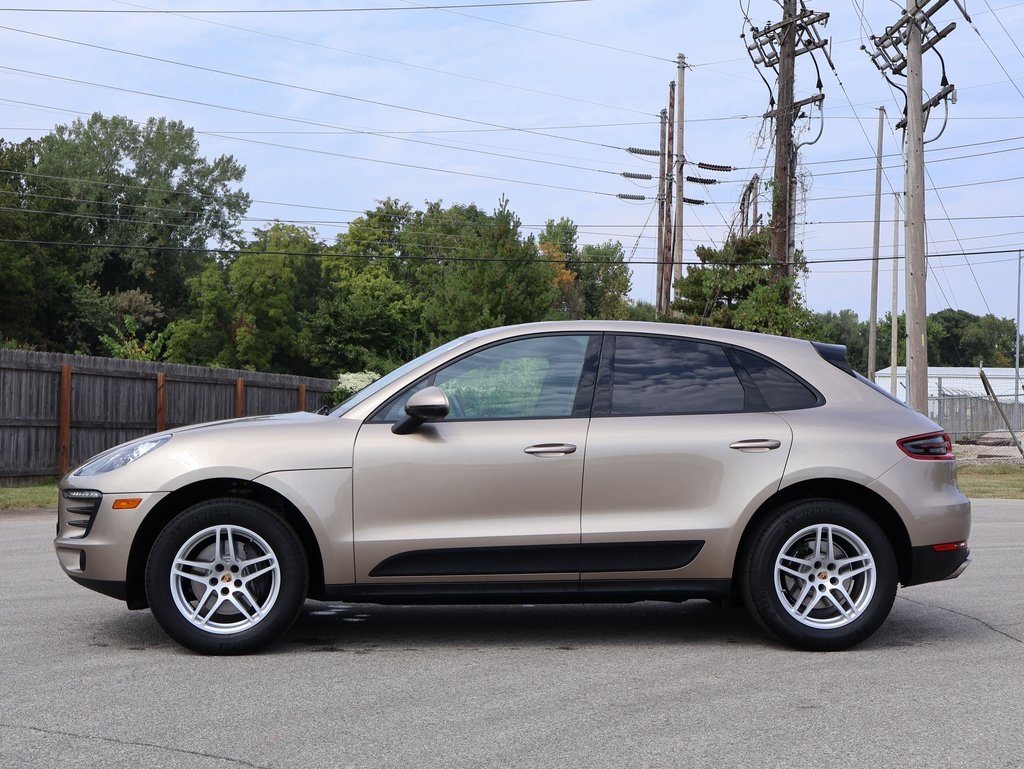 2017 Porsche Macan photo 2