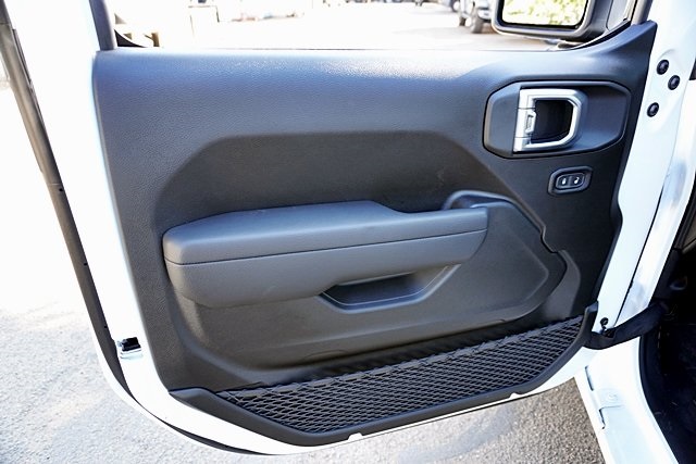 New 2026 Bright White Clear-Coat Exterior Paint Jeep Sport image 28