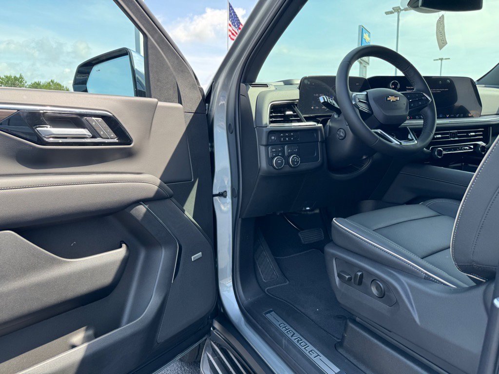 2025 Chevrolet Tahoe Premier photo 11