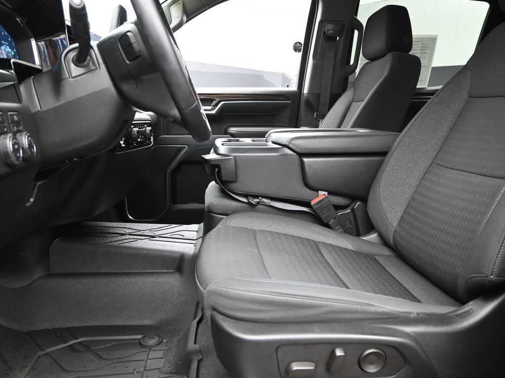 2023 Chevrolet Silverado 1500 LT photo 11
