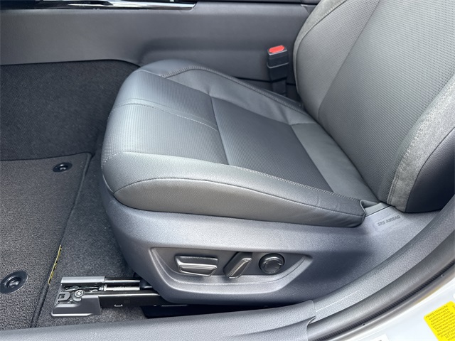 2025 Toyota Camry XLE photo 11