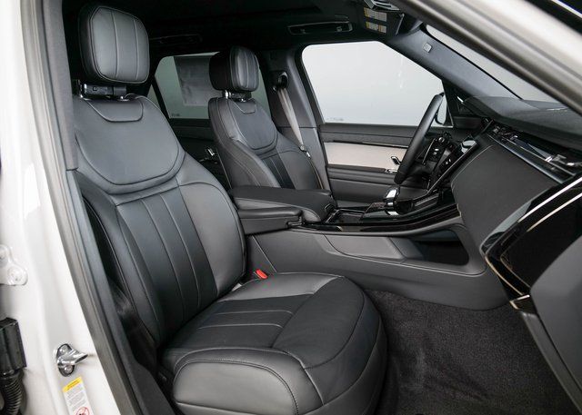 2025 Land Rover Range Rover Sport SE photo 3