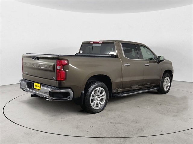 2023 Chevrolet Silverado LT photo 4