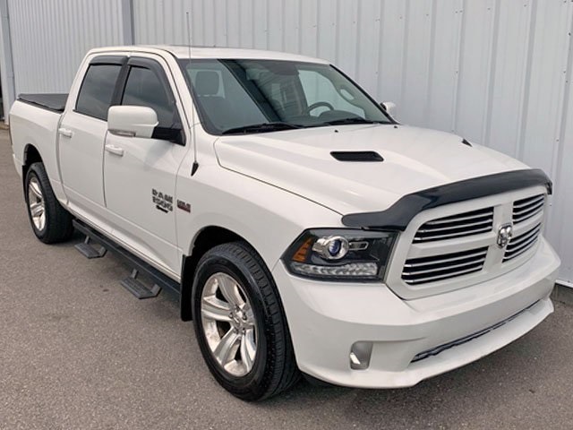 2016 Ram 1500 Sport photo 2