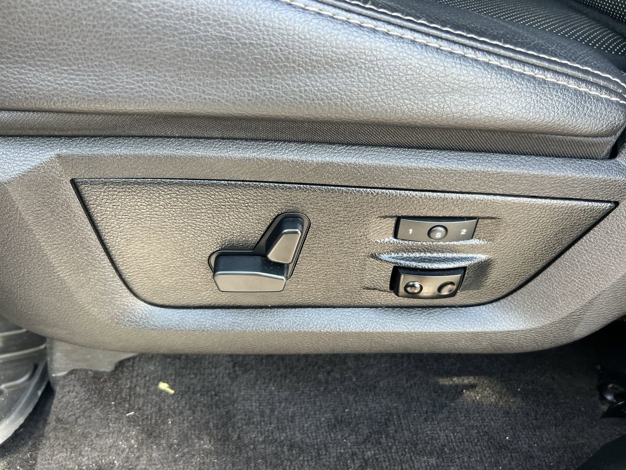 2017 Ram 1500 Laramie photo 13