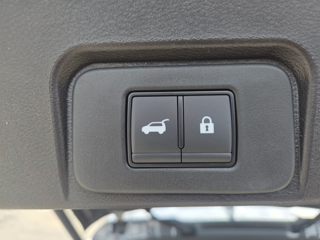 2026 Nissan Rogue SV photo 8