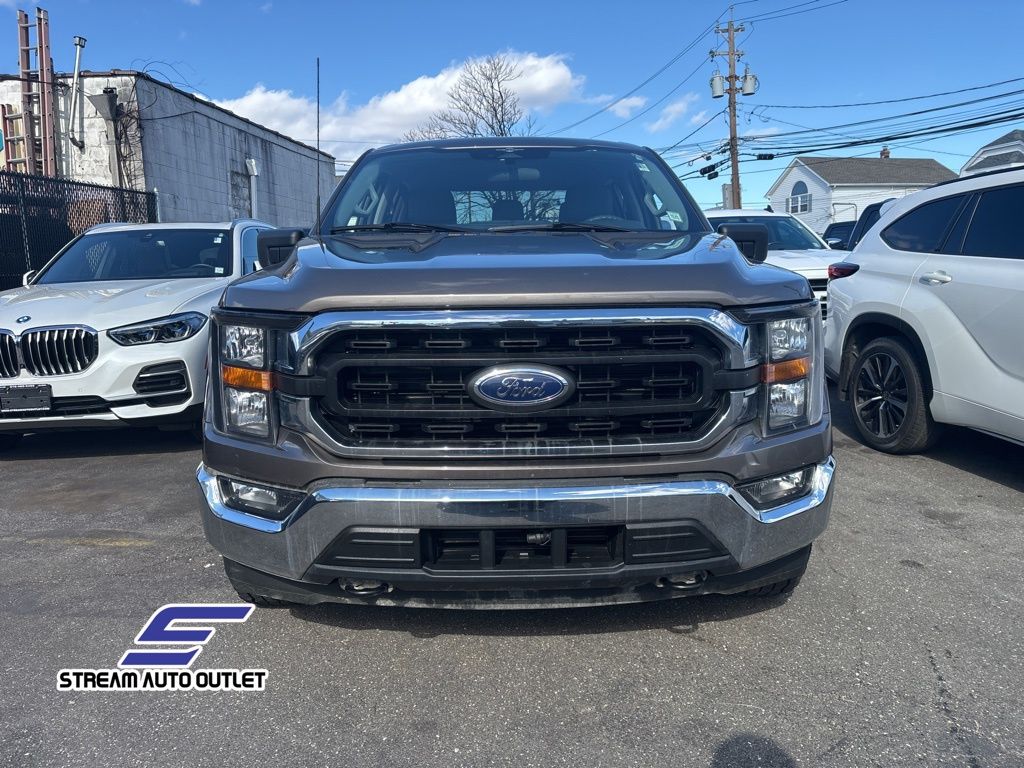 2023 Ford F-150 XLT photo 2