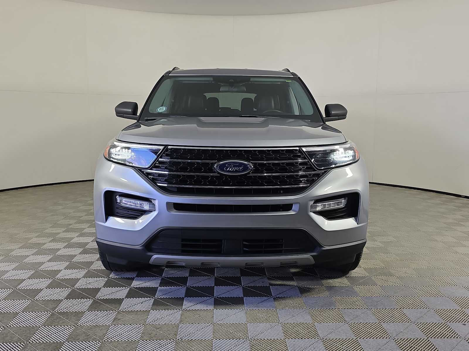 2021 Ford Explorer XLT photo 2
