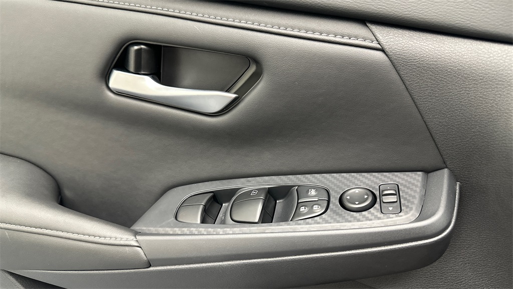 2025 Nissan Sentra SV photo 14