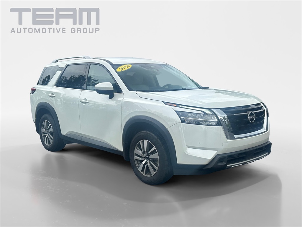 2024 Nissan Pathfinder SL