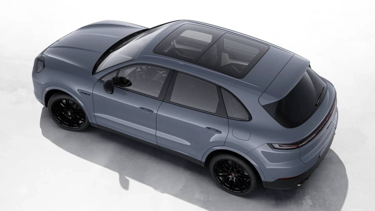 2026 Porsche Cayenne E-Hybrid photo 3
